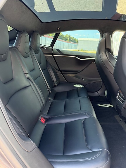 Tesla Model S 10 of 15