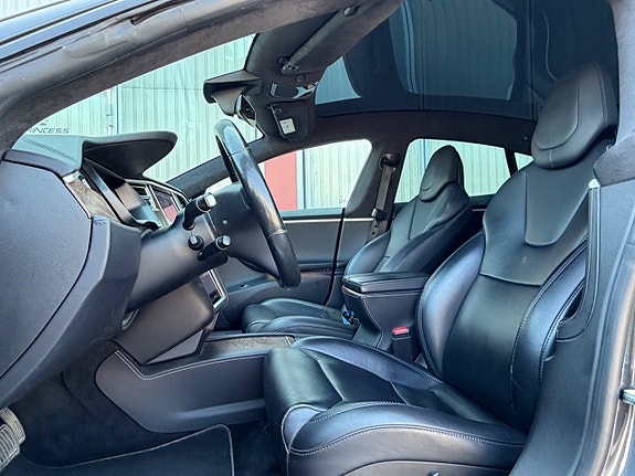Tesla Model S 14 of 15