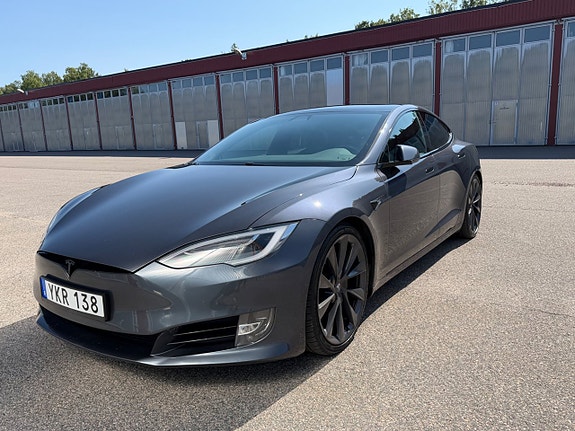 Tesla Model S 4 of 15
