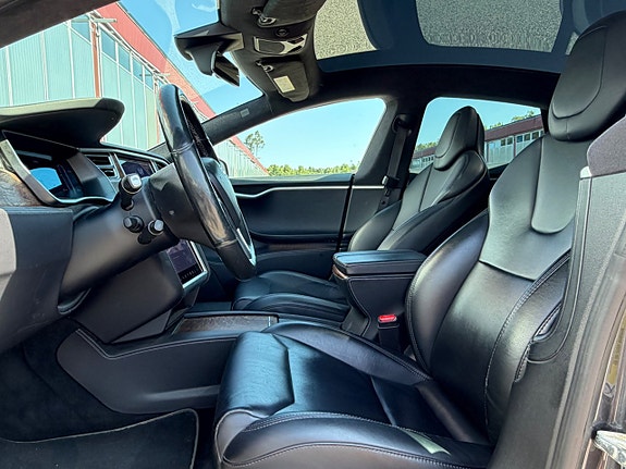 Tesla Model S 5 of 15