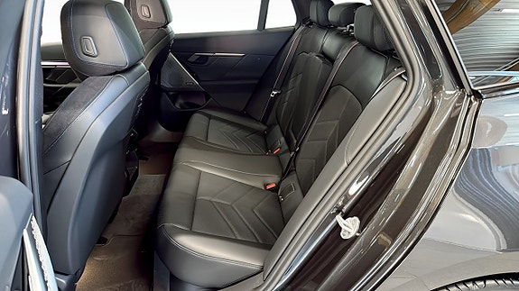 BMW 530e 5 of 5