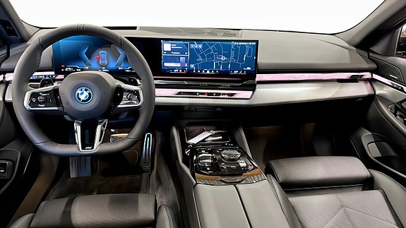 BMW 530e 4 of 5
