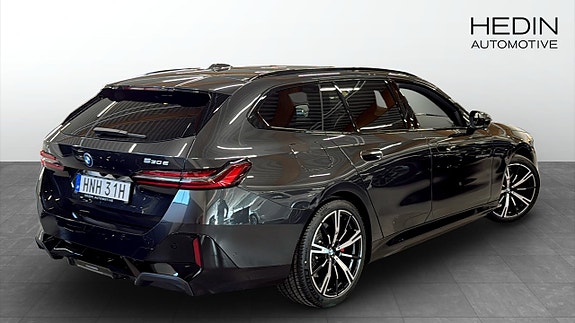 BMW 530e 2 of 5