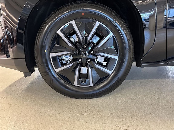 Toyota bZ4X 11 of 16