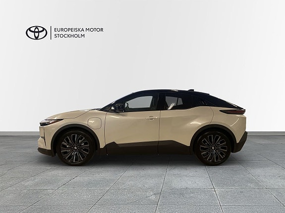 Toyota C-HR 4 of 21