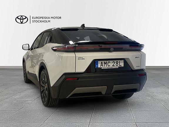 Toyota C-HR 3 of 21