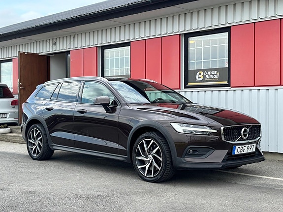 Volvo V60 Cross Country 5 of 5