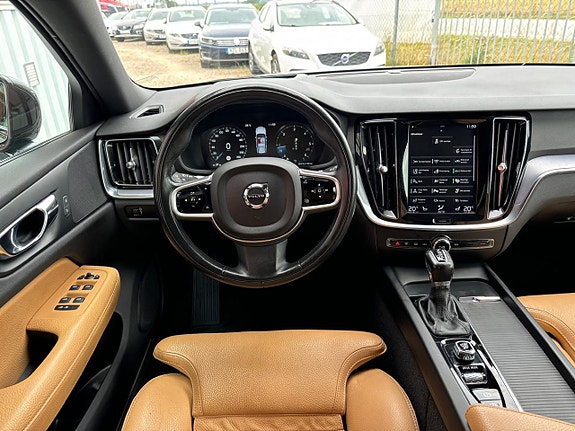 Volvo V60 Cross Country 10 of 30