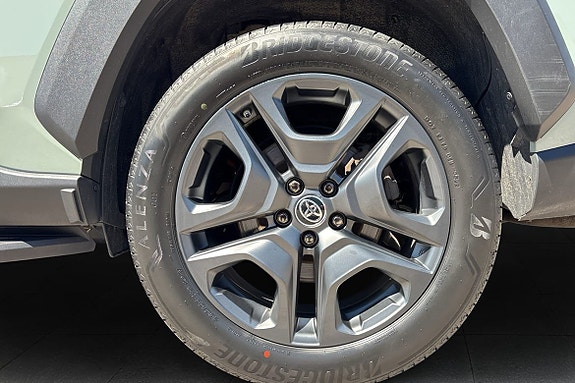 Toyota RAV4 17 of 20