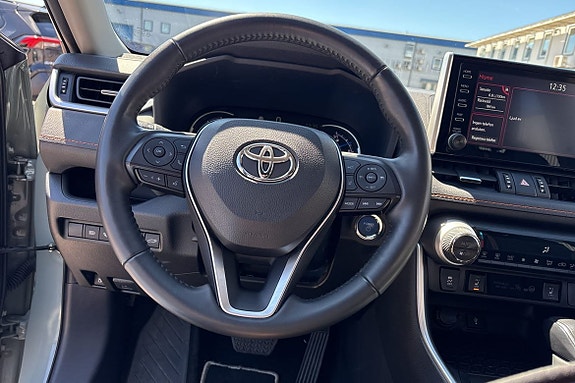 Toyota RAV4 14 of 20