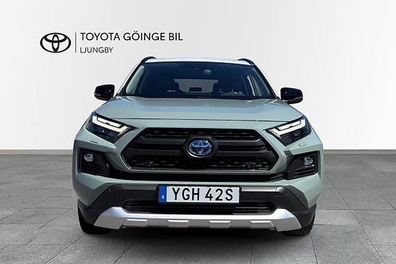 Toyota RAV4 6 of 20