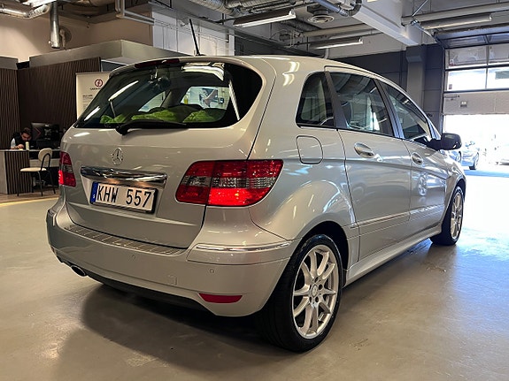 Mercedes-Benz B180 5 of 5