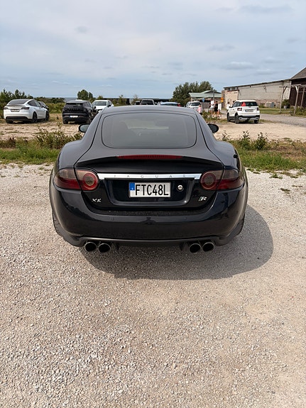 Jaguar XKR 3 of 9