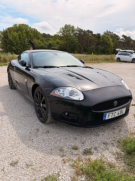 Jaguar XKR 4 of 9
