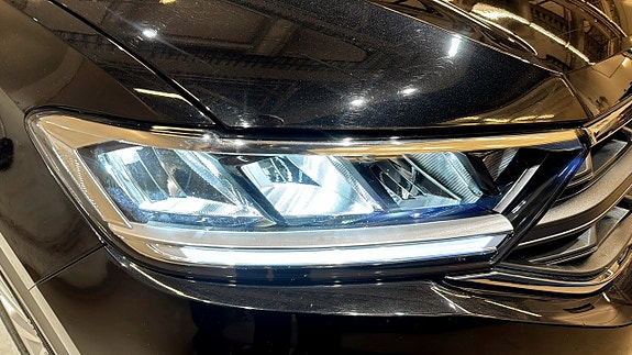 Volkswagen T-Roc 14 of 19