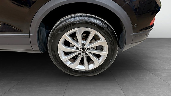 Volkswagen T-Roc 6 of 19