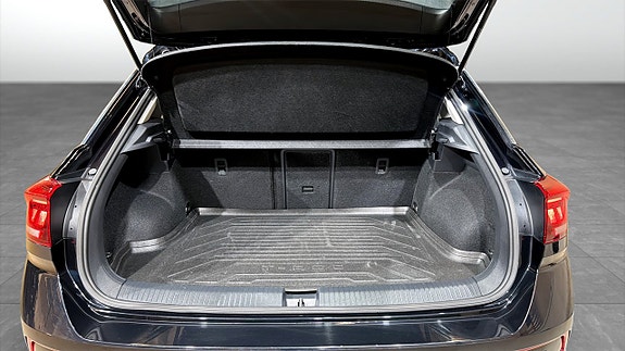 Volkswagen T-Roc 12 of 19