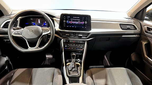 Volkswagen T-Roc 10 of 19