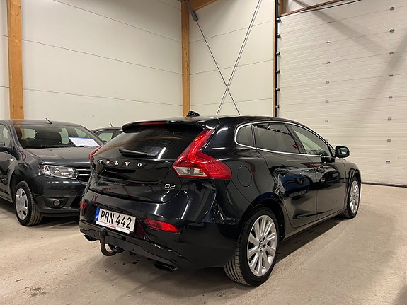 Volvo V40 4 of 5