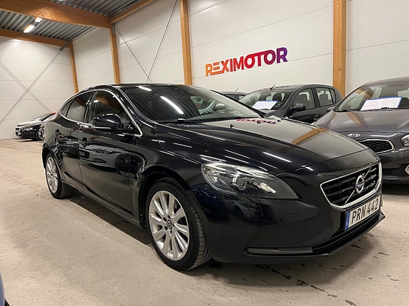 Volvo V40 3 of 5