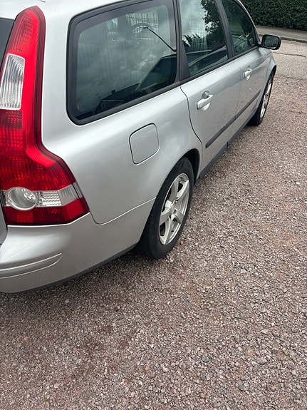Volvo V50 3 of 7