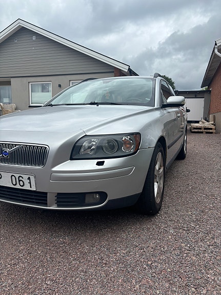 Volvo V50 2 of 7
