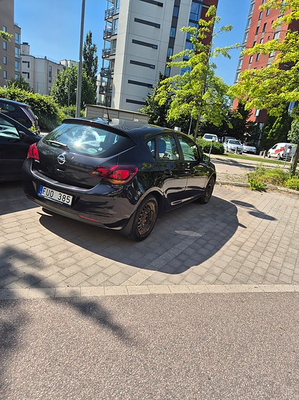 Opel Astra 4 of 5