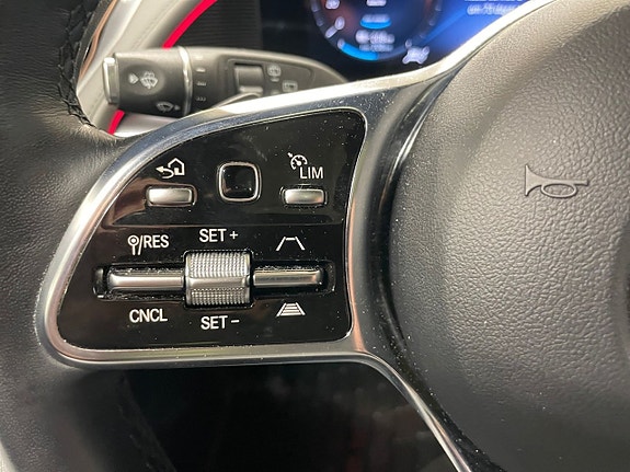 Mercedes-Benz EQC400 25 of 26