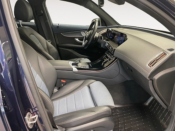 Mercedes-Benz EQC400 15 of 26