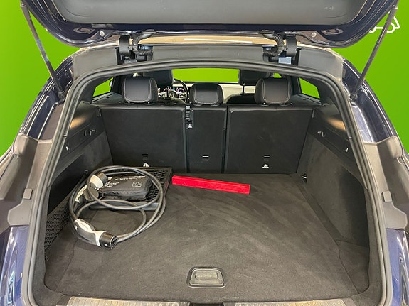 Mercedes-Benz EQC400 16 of 26
