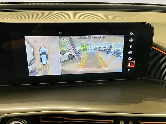 Mercedes-Benz EQC400 20 of 26