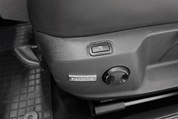 Volkswagen Golf Alltrack 10 of 17