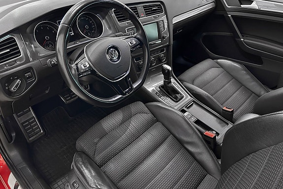 Volkswagen Golf Alltrack 7 of 17