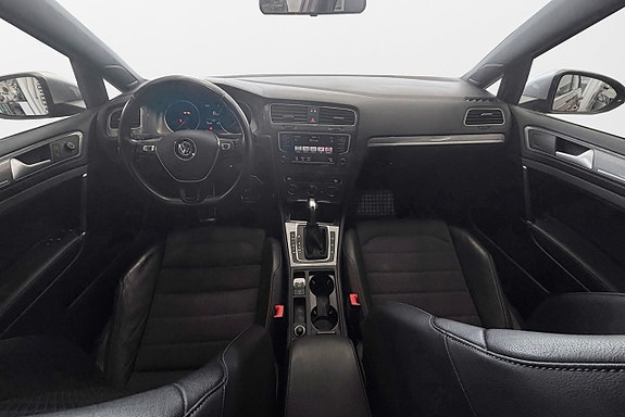 Volkswagen Golf Alltrack 9 of 13