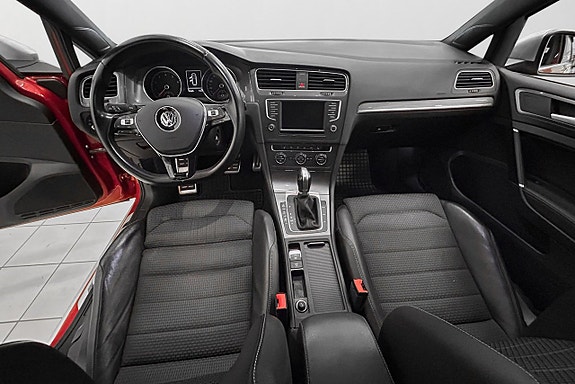 Volkswagen Golf Alltrack 9 of 17