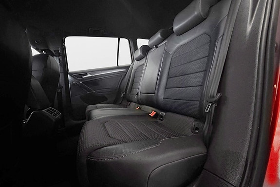 Volkswagen Golf Alltrack 11 of 13