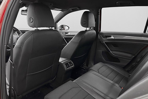 Volkswagen Golf Alltrack 15 of 17