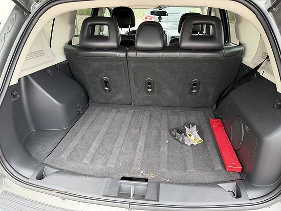 Jeep Compass 8 of 12