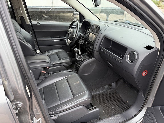 Jeep Compass 7 of 12