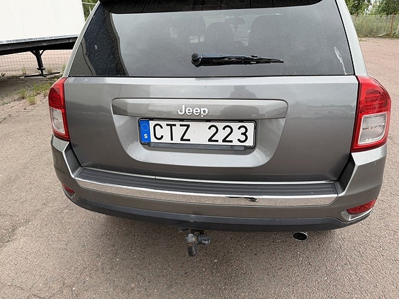 Jeep Compass 11 of 12