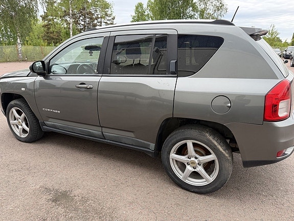 Jeep Compass 2 of 5