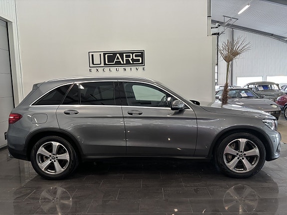 Mercedes-Benz GLC220 d 2 of 5