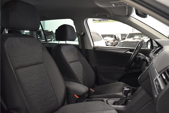 Volkswagen Tiguan 12 of 19