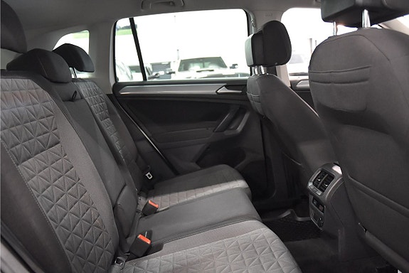 Volkswagen Tiguan 13 of 19