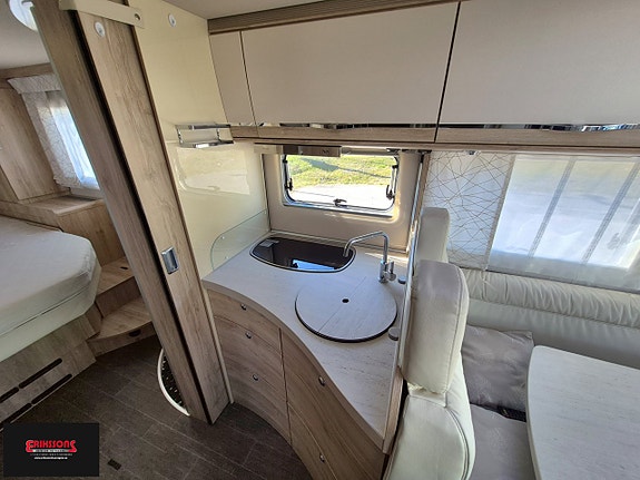Eura Mobil IL 720 QB 4 of 13