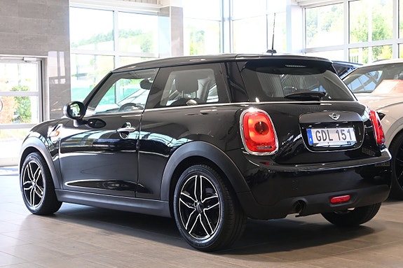 MINI One 3 of 5