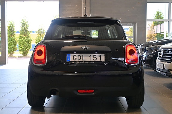 MINI One 4 of 5