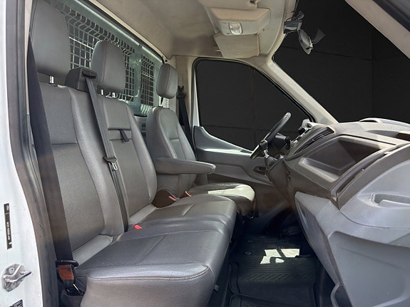 Ford Transit 9 of 12