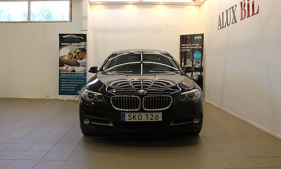 BMW 520d 3 of 5