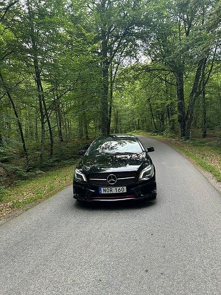 Mercedes-Benz CLA250 5 of 10